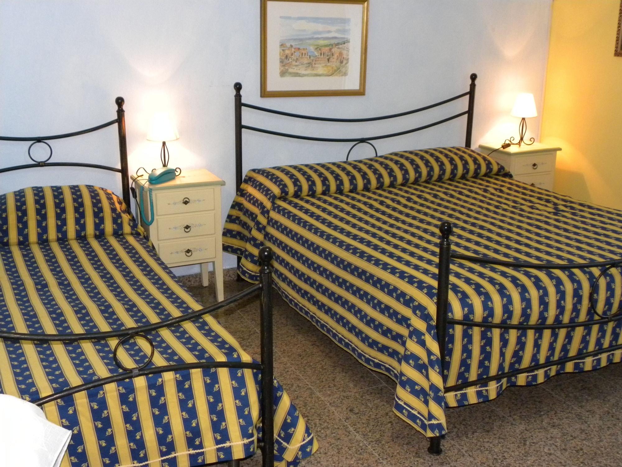 Hotel Fernanda Letojanni Bagian luar foto