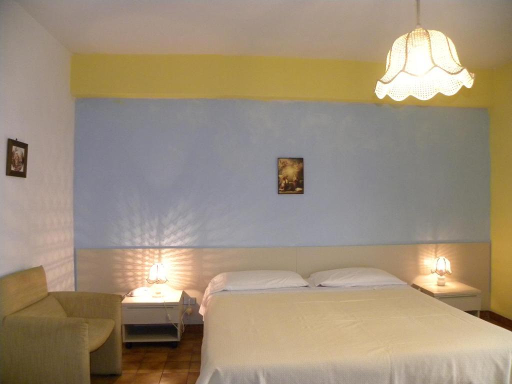 Hotel Fernanda Letojanni Ruang foto