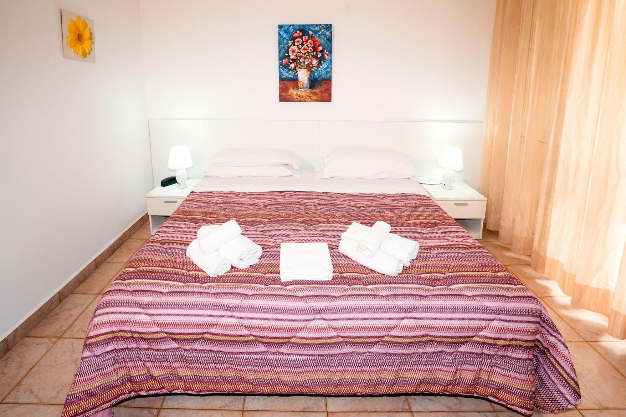 Hotel Fernanda Letojanni Bagian luar foto