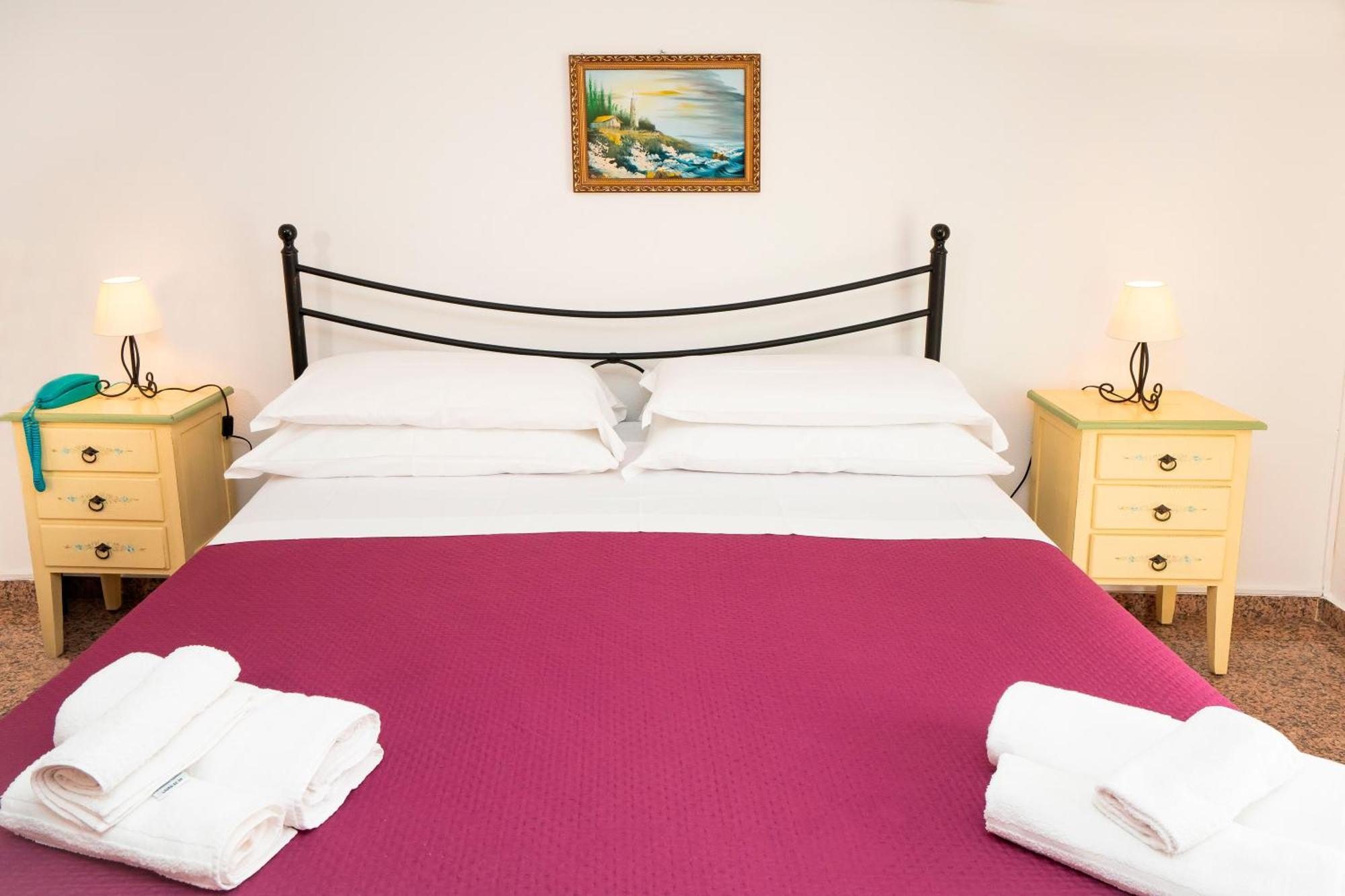 Hotel Fernanda Letojanni Bagian luar foto