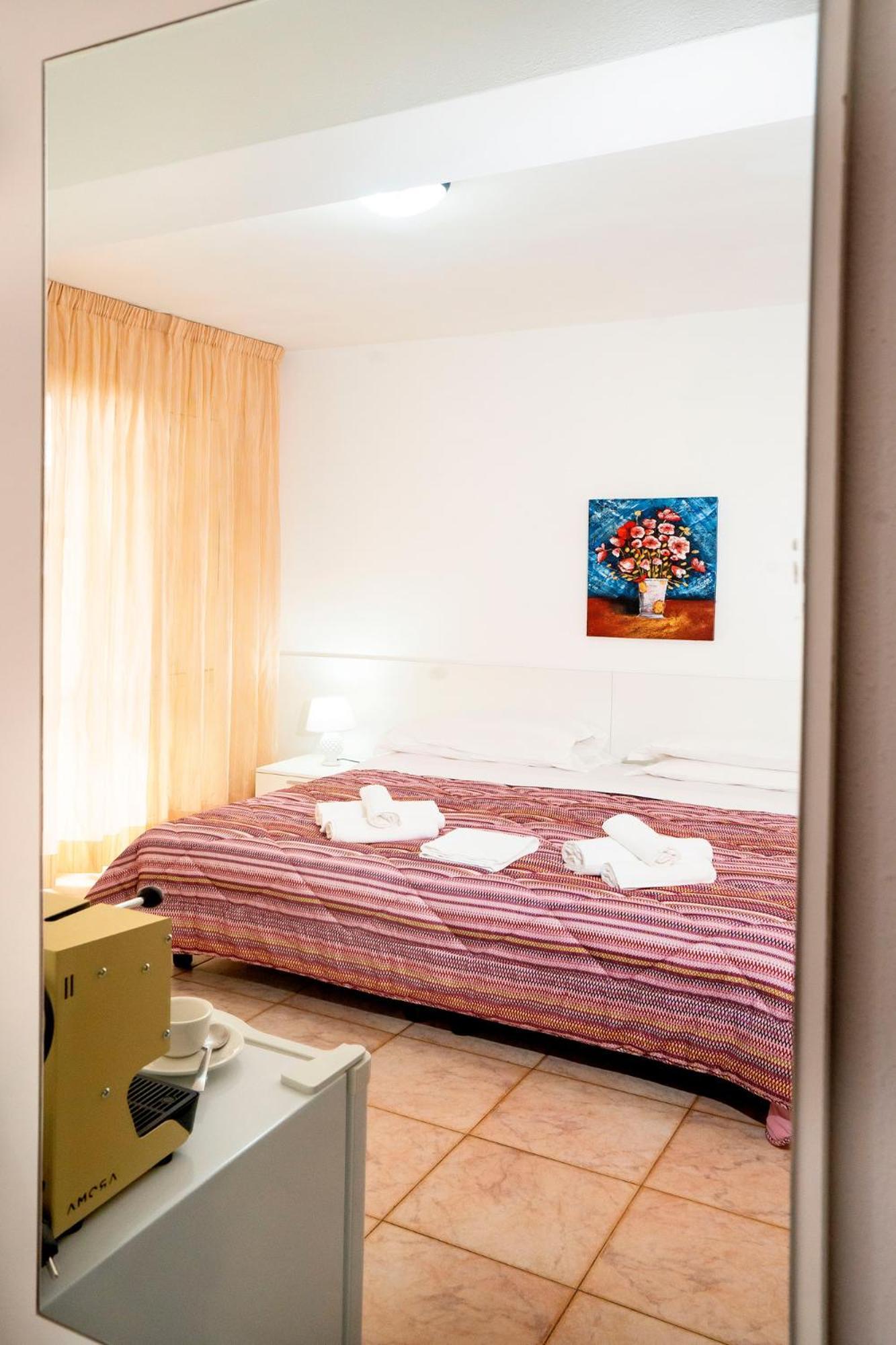 Hotel Fernanda Letojanni Bagian luar foto
