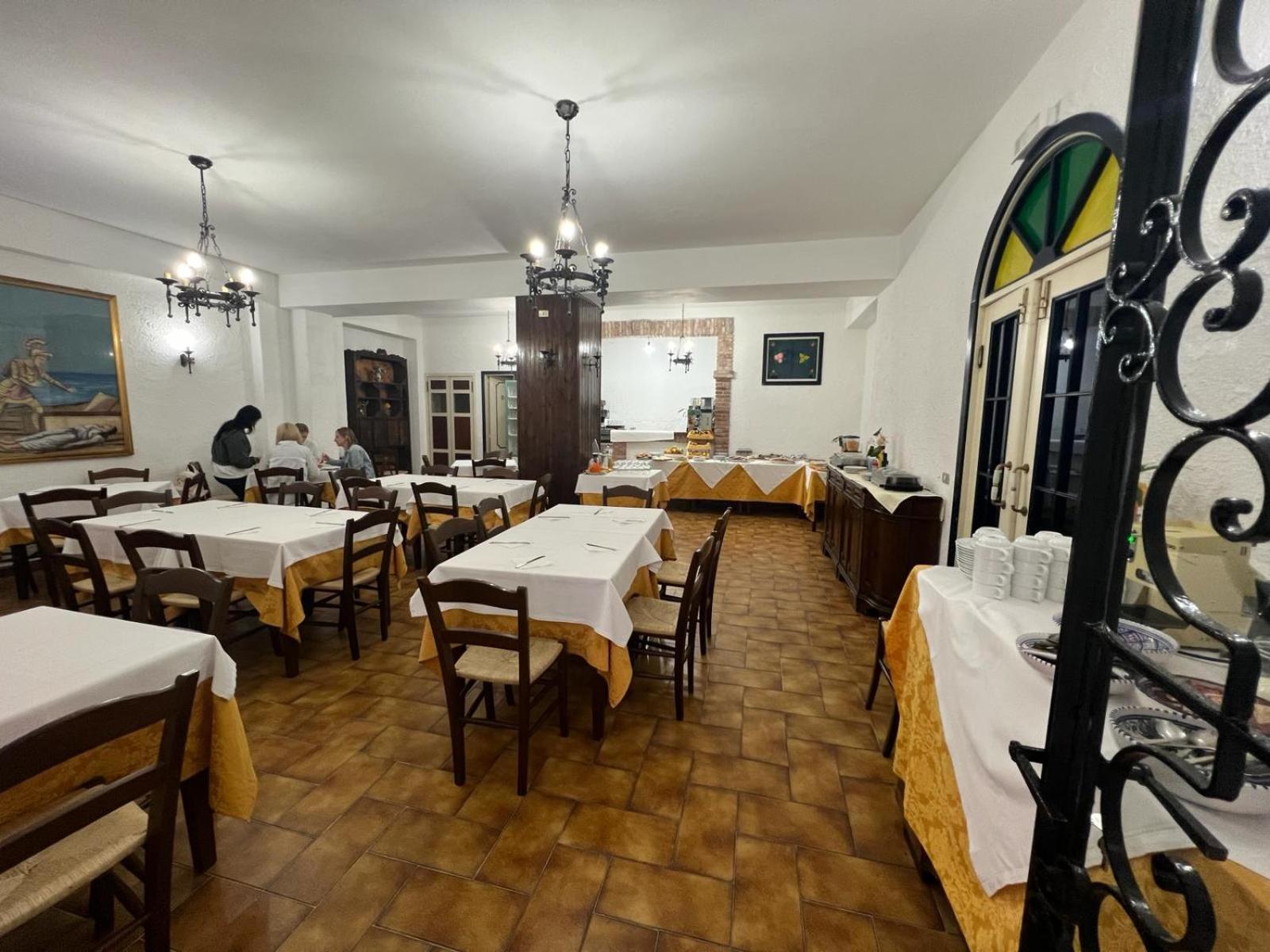 Hotel Fernanda Letojanni Bagian luar foto