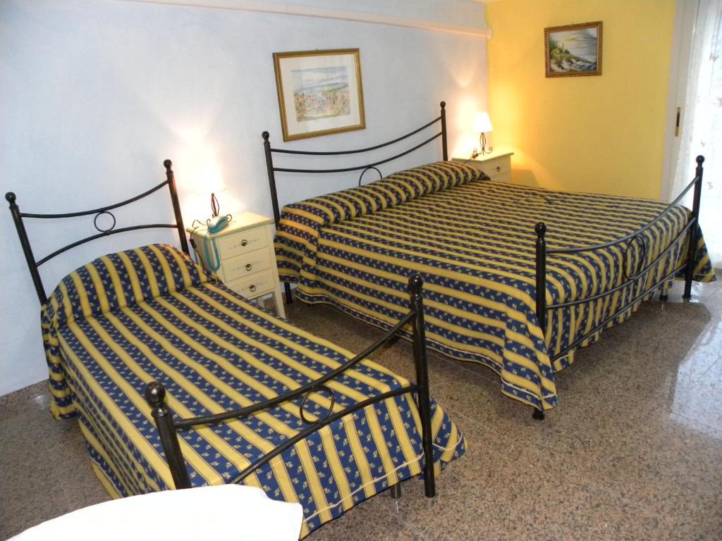 Hotel Fernanda Letojanni Ruang foto