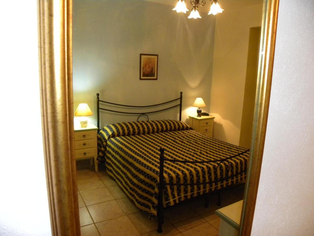 Hotel Fernanda Letojanni Bagian luar foto